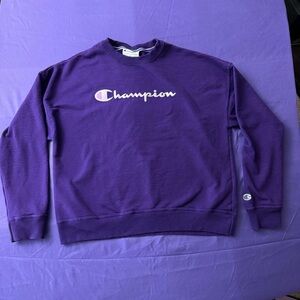 Champion Women’s Royal Purple Crewneck Bold Text Graphic Crewneck Size Medium